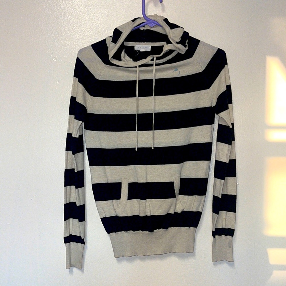 Thin striped pullover hoodie